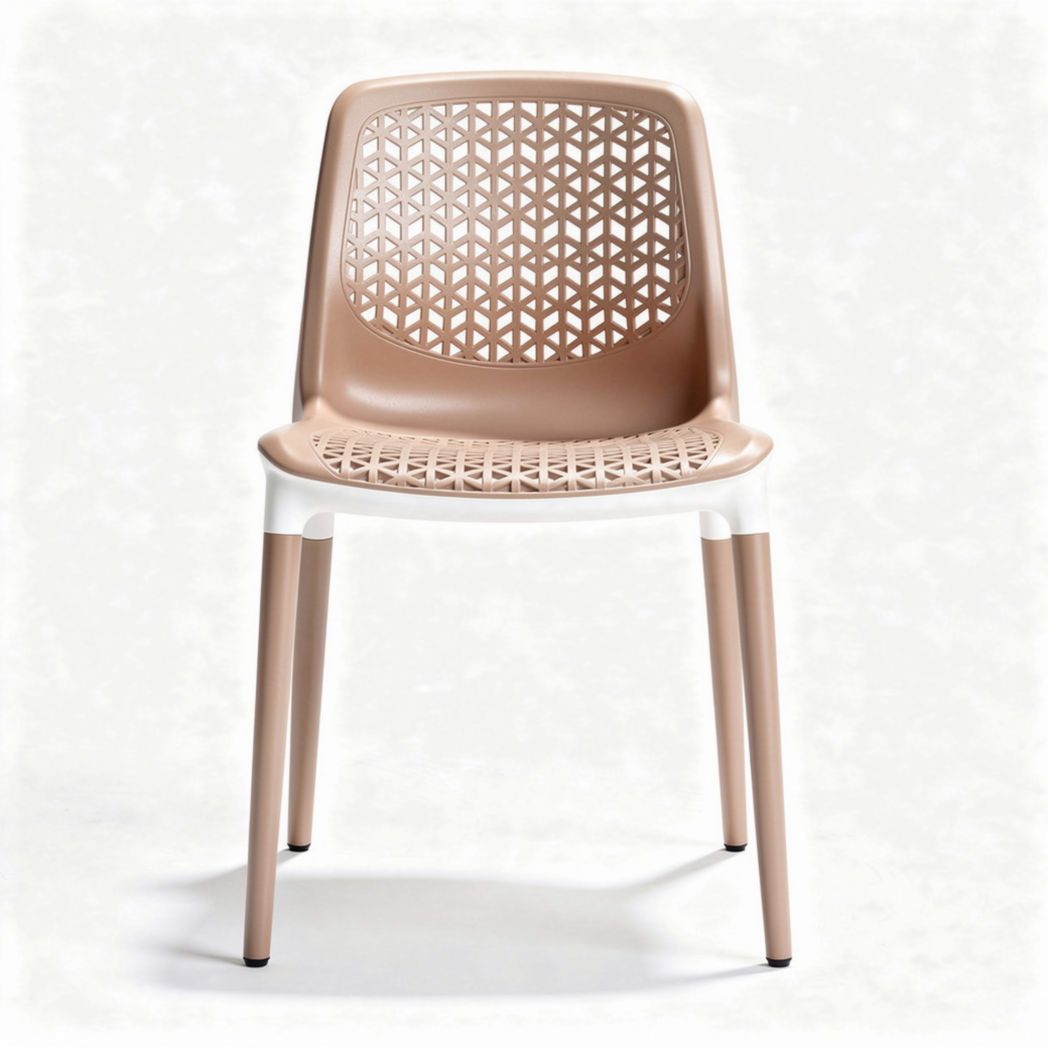Chaise en plastique beige avec dossier ajouré dimensions 40 x 45 x 80cm
